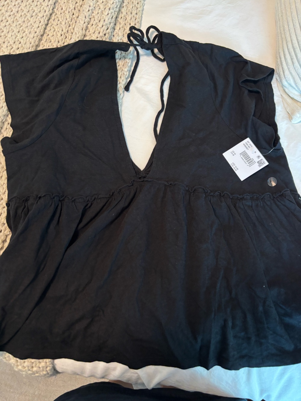 American Eagle Women's Black Sleeveless Gathered Waist Top